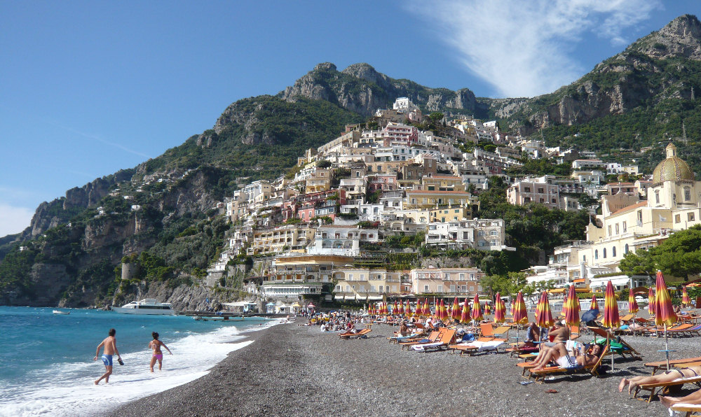 Alberghi in ginocchio. In una settimana persi 200 milioni di prenotazioni. Puntare su Turismo interno