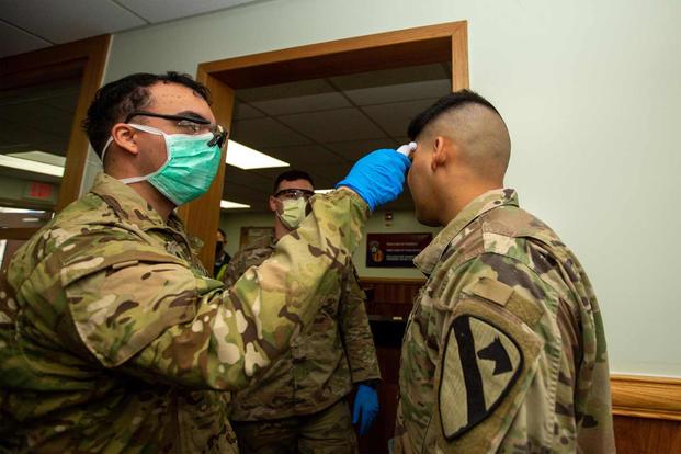 Coronavirus cresce tra i soldati Usa, cala il sipario sulle informazioni
