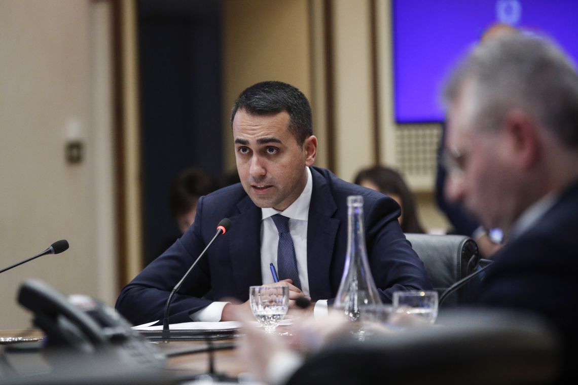 Covid19, Di Maio: Stiamo prendendo mascherine ovunque
