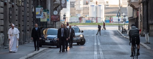 L’Italica Quarantena tra bevute e mangiate. Si diventa chef e beoni per sconfiggere la noia