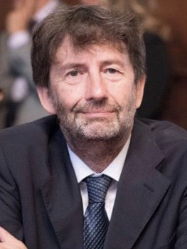 La calda estate tra Turismo alla canna del gas e Balneari alle prese con eventuali problemi di respirazione bocca a bocca