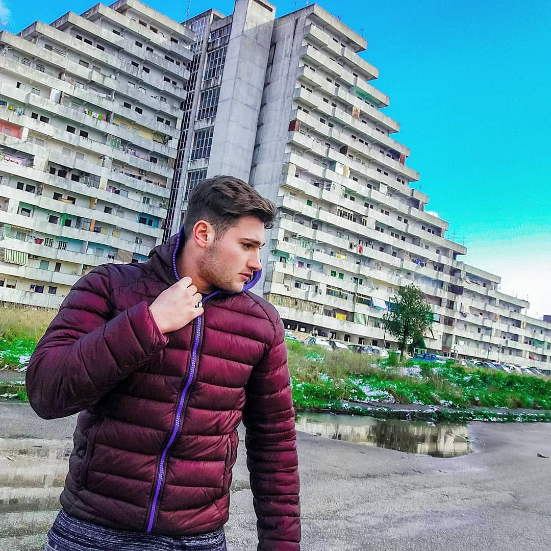 Da Scampia alle passerelle: la storia di Christian, fashion influencer che ce l’ha fatta