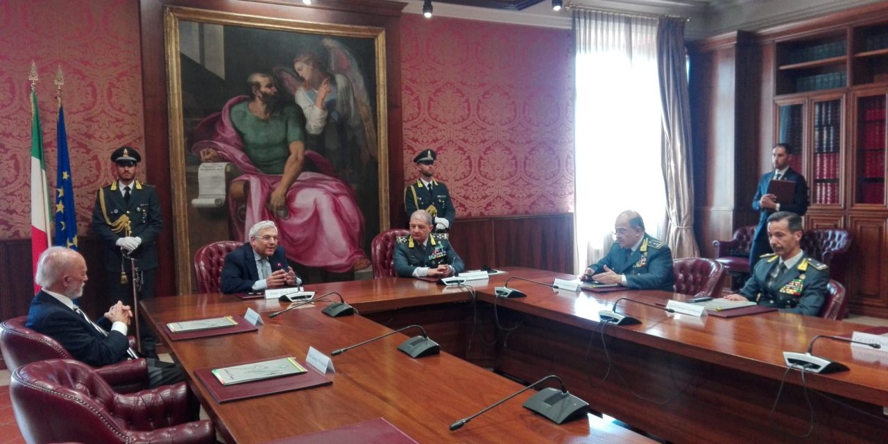 Formazione e aggiornamento, intesa tra Guardia di Finanza e Consiglio Nazionale dell’Ordine dei Giornalisti