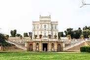 Rilancio dell’Italia. Da domani Stati Generali a Villa Pamphili con gli echi di ragli e di cori stonati