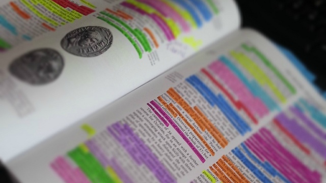 In arrivo 3 milioni di euro per kit e corredi scolastici. Già stanziate risorse per libri gratis: ne usufruiranno oltre 425 mila studenti.  Azzolina: “Il Ministero al fianco delle famiglie”