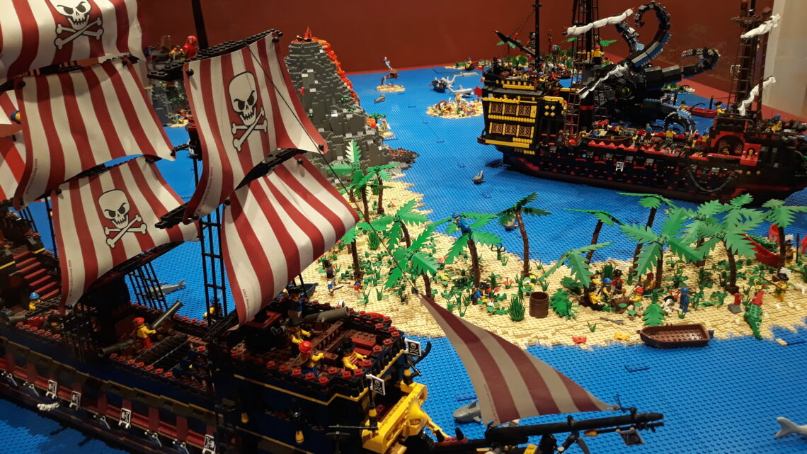 I Love Lego, a Pontedera (PI) le opere realizzate con i mattoncini più famosi del mondo I Love Lego, a Pontedera (PI) le opere realizzate con i mattoncini più famosi del mondo