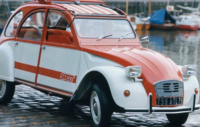 2CV Spot: nel 1976 la versione che rilancia le vendite della piccola Citroen