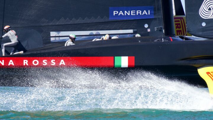 Luna Rossa, rivincita contro Britannia, 2-0