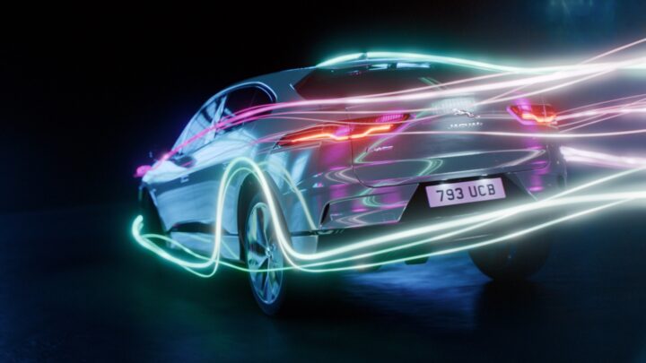 Jaguar Land Rover Italia firma la partnership con Enel X per le auto elettiche