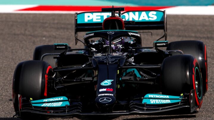 GP Bahrein 2021: vince Hamilton, Ferrari sesto e ottavo posto