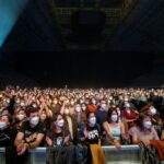 Il concerto di Barcellona dei Love of Lesbians in Spagna con 5mila persone (foto Xavier Mercade).
