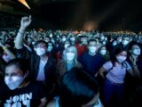 Il concerto di Barcellona sfida la pandemia con 5mila persone