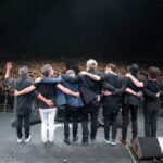 Il concerto di Barcellona dei Love of Lesbians in Spagna con 5mila persone (foto Xavier Mercade).