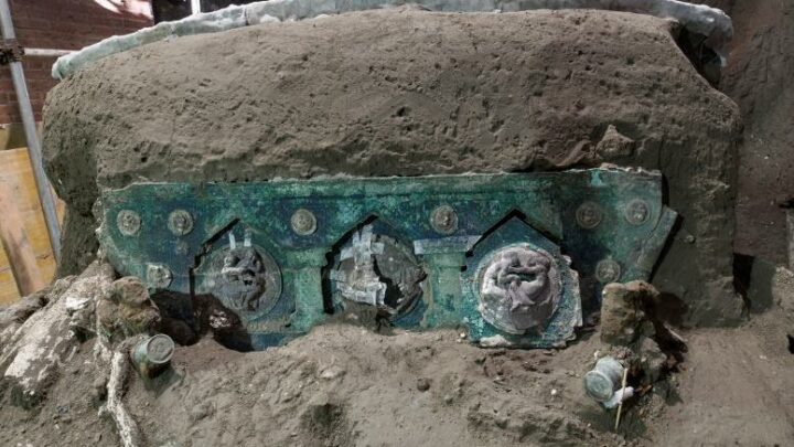Pompei stupisce ancora: trovato un carro cerimoniale romano