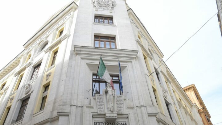 Istat “Aspettative positive per l’industria, più incerte le famiglie”