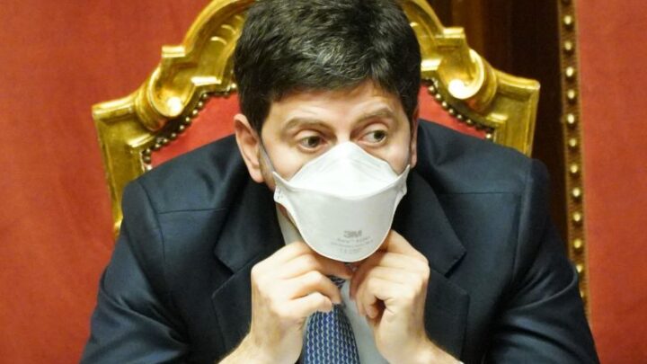Covid, Speranza “In un grande Paese non si fa politica su epidemia”