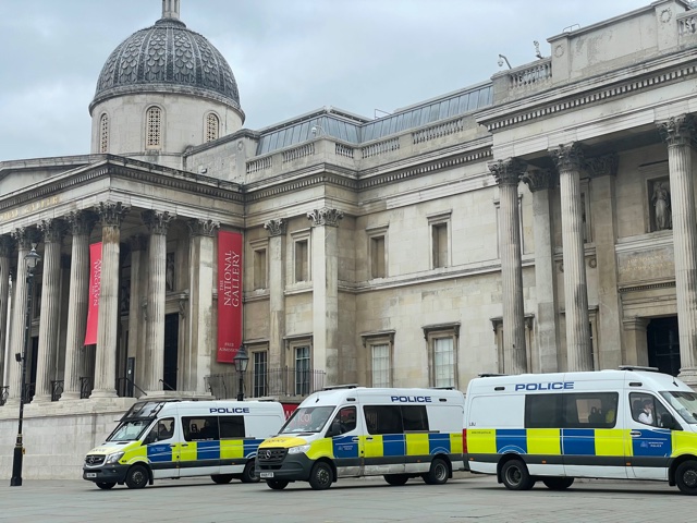 Londra, polizia a Trafalgar Square durante la manifestazione Kill the Bill del 3 aprile 2021 (Copyright: Rebecca Faioni / IN24).