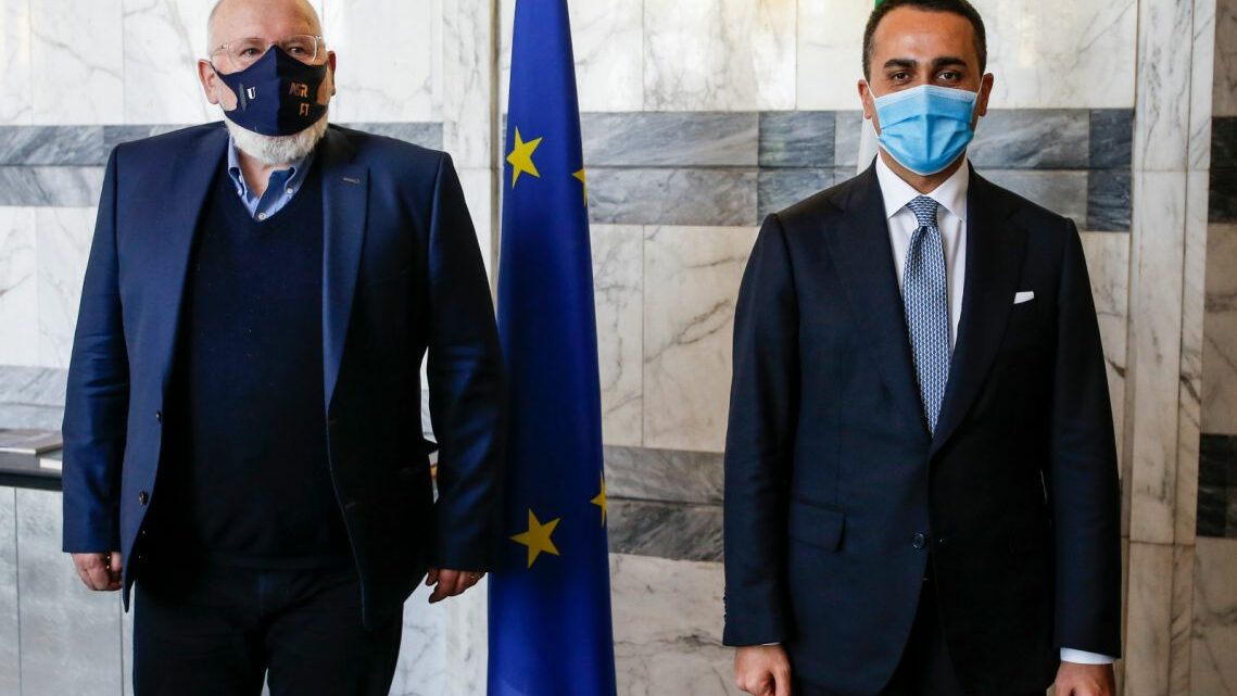 Di Maio incontra Timmermans “Pieno sostegno al Green Deal Ue” Di Maio incontra Timmermans “Pieno sostegno al Green Deal Ue”