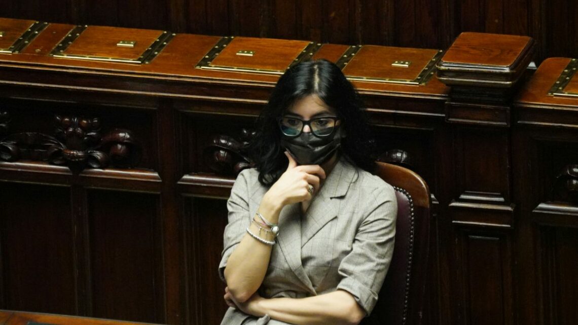 Droga, Dadone “Un giovane al giorno muore per overdose” Droga, Dadone “Un giovane al giorno muore per overdose”