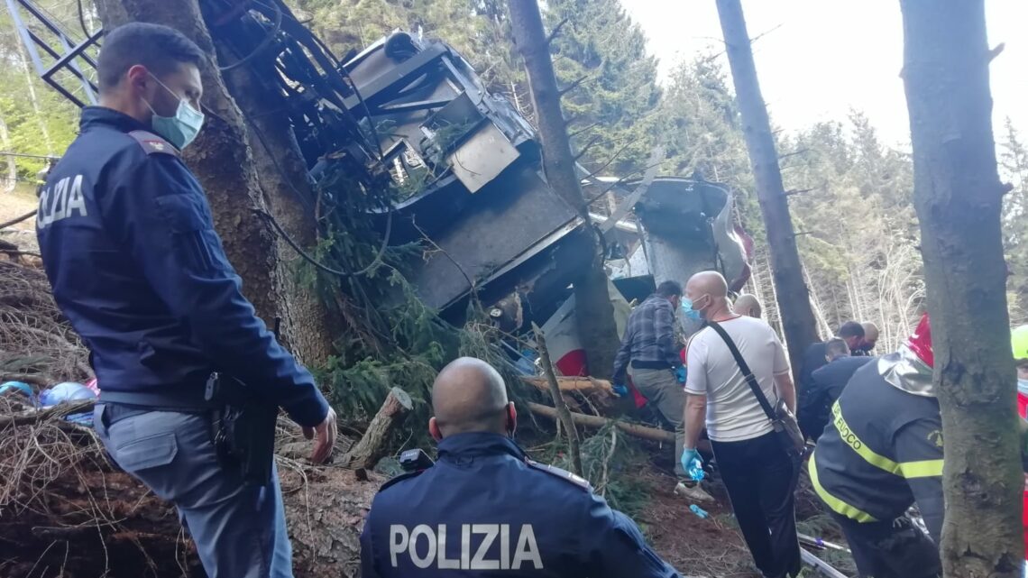 Crollo della funivia del Mottarone, le vittime salgono a 12 Crollo della funivia del Mottarone, le vittime salgono a 12