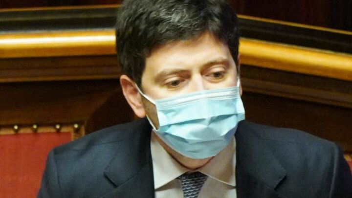 Vaccino, Speranza “Presto via libera per 12-15enni”