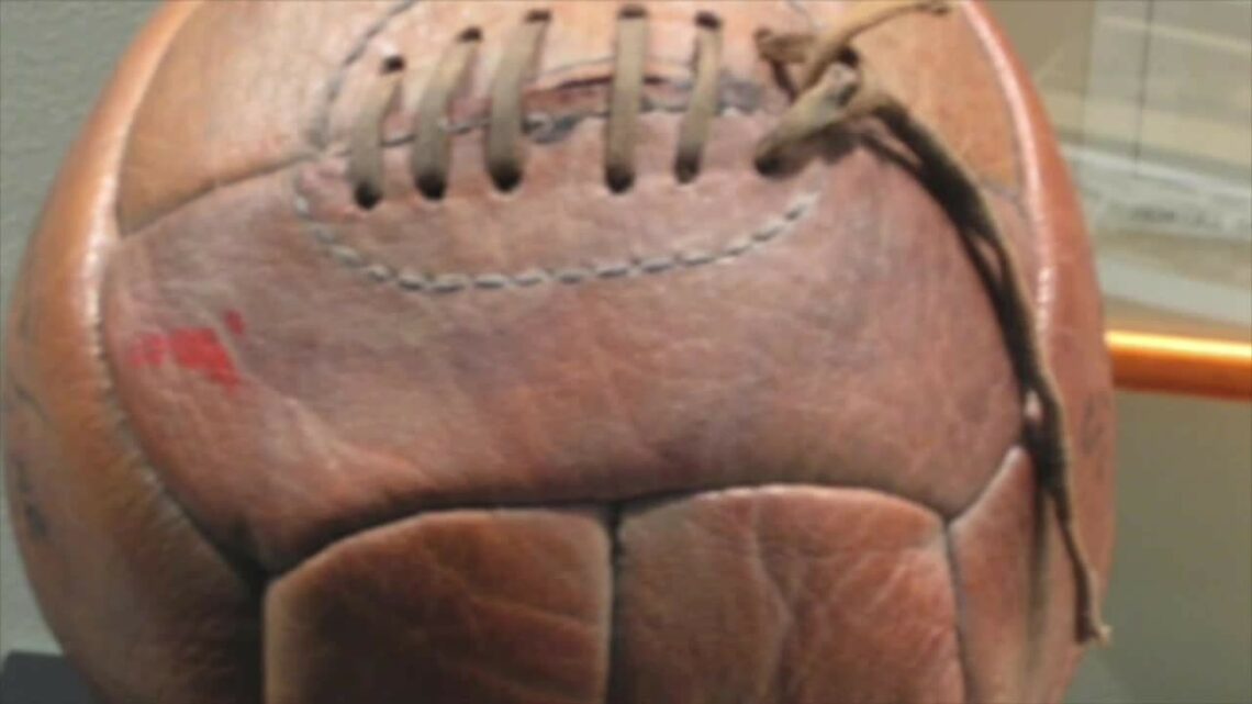 Il pallone racconta – Mou, un nuovo imperatore a Roma Il pallone racconta – Mou, un nuovo imperatore a Roma