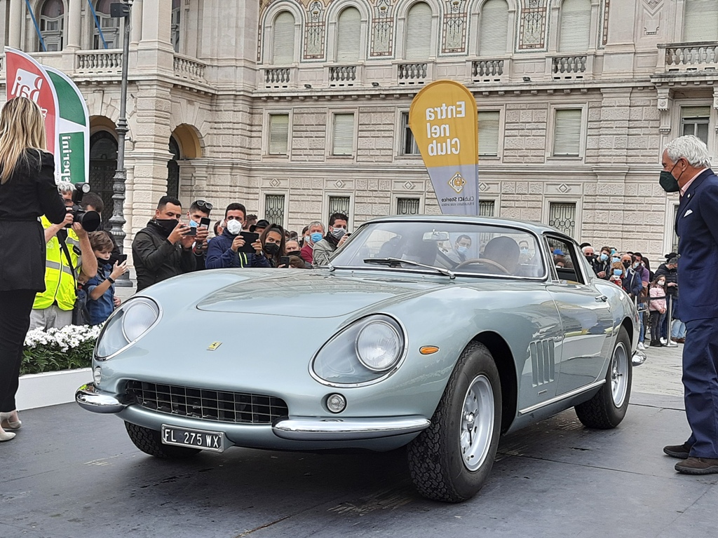 Ferrari 275 GTB 6C del 1965, berlinetta, carrozzeria Scaglietti su disegno di Pininfarina (foto C. Carugati / In24).