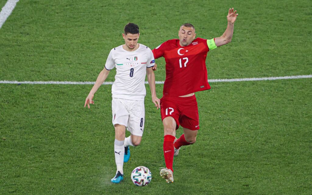 Jorginho “Svizzera ben organizzata, serve l’aiuto di tutti” Jorginho “Svizzera ben organizzata, serve l’aiuto di tutti”