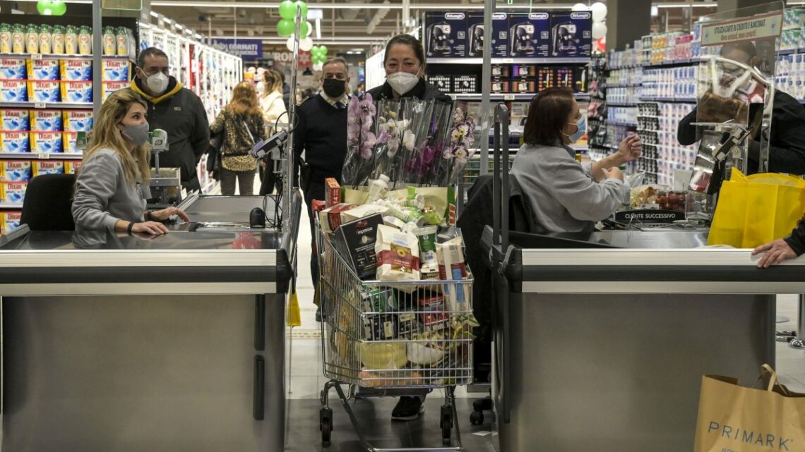 A giugno migliora la fiducia di consumatori e imprese A giugno migliora la fiducia di consumatori e imprese