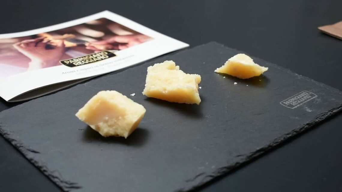 Un corso di degustazione per conoscere meglio il Parmigiano Reggiano Un corso di degustazione per conoscere meglio il Parmigiano Reggiano