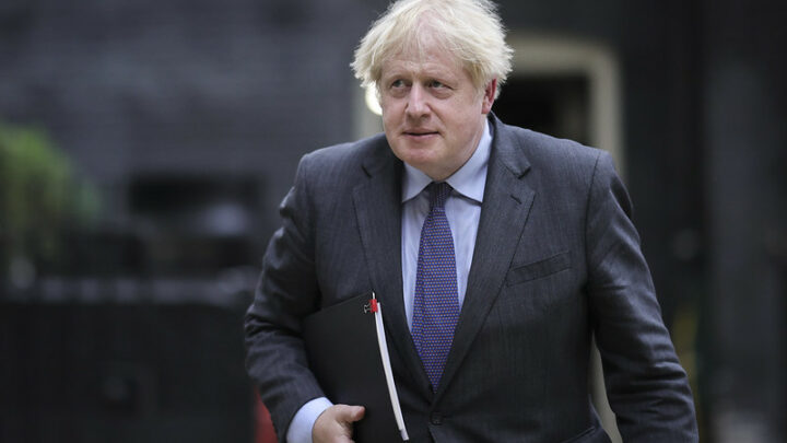UK, Johnson ferma tutto: la variante Delta fa slittare le riaperture