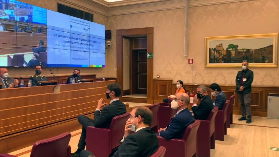 Il contrabbando di sigarette ogni anno ci costa 800 mln di euro Il contrabbando di sigarette ogni anno ci costa 800 mln di euro