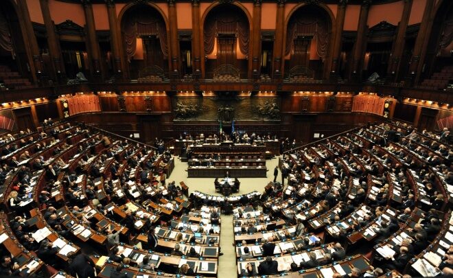 La Camera approva il DL Riaperture: fiducia al governo Draghi
