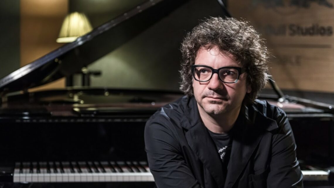 Il compositore e pianista Remo Anzovino chiude la IV edizione di Irpinia Madre Contemporanea Il compositore e pianista Remo Anzovino chiude la IV edizione di Irpinia Madre Contemporanea