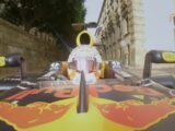 A Palermo sfreccia un’auto di Formula 1