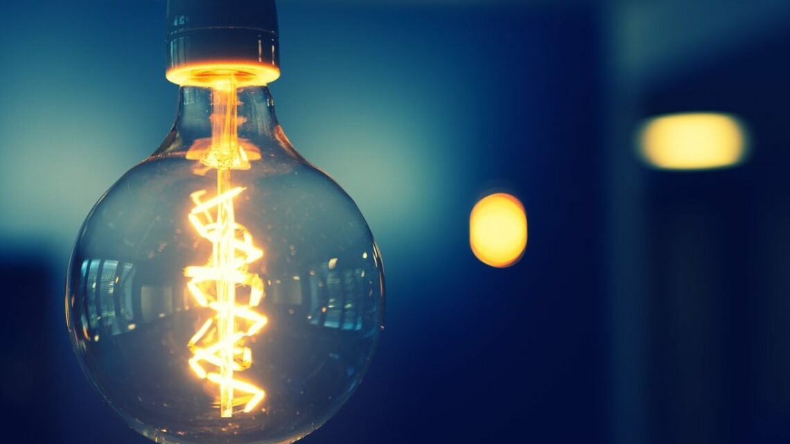 Scattano i rincari per l’energia, +9,9% elettricità e +15,3% gas Scattano i rincari per l’energia, +9,9% elettricità e +15,3% gas