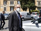 Vaccino, Letta “I parlamentari diano l’esempio”