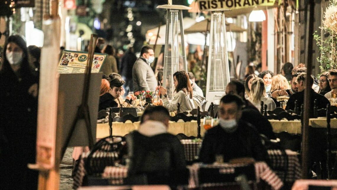 Dal 6 agosto Green Pass al chiuso per tavoli bar e ristoranti Dal 6 agosto Green Pass al chiuso per tavoli bar e ristoranti
