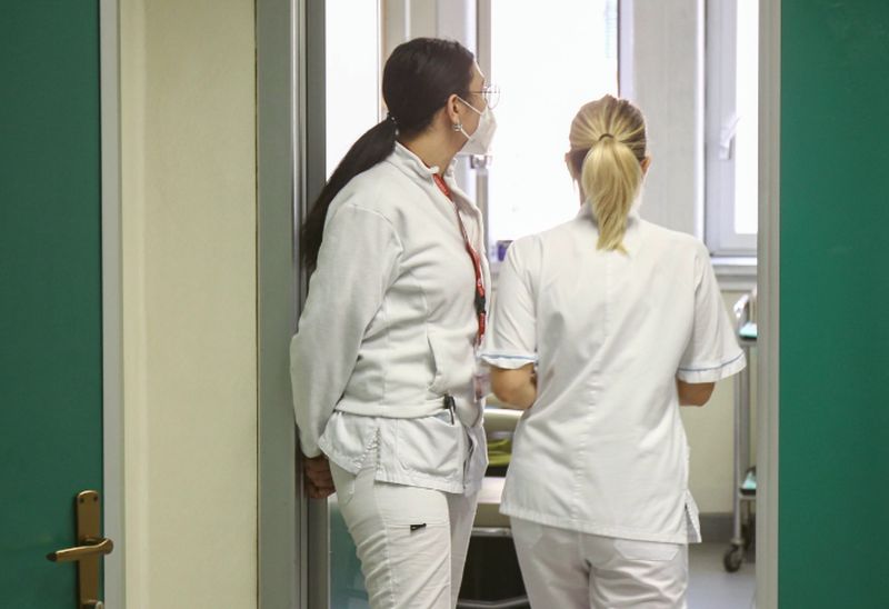 Lavoro, a giugno contagi Covid al minimo storico Lavoro, a giugno contagi Covid al minimo storico