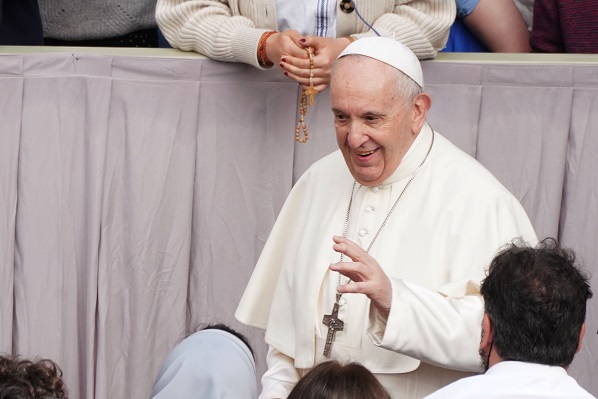 Papa Francesco “Tra giovani e anziani una nuova alleanza” Papa Francesco “Tra giovani e anziani una nuova alleanza”