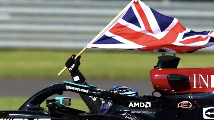 GP UK, Silverstone è di Hamilton dopo 50 giri con la rossa di Leclerc in testa