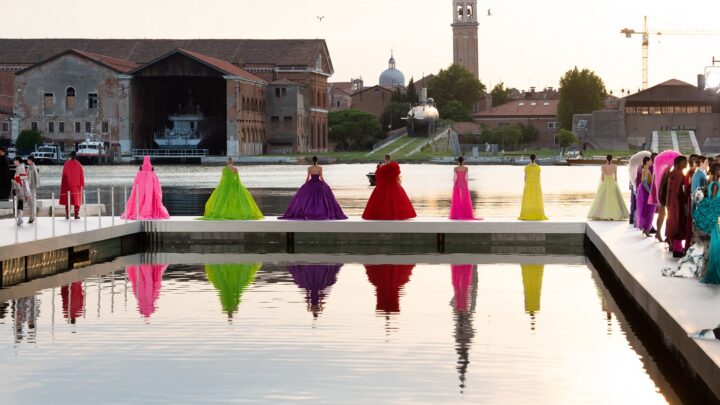 Valentino “Des Ateliers”: lo show di Pierpaolo Piccioli all’Arsenale