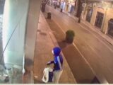 Martellate contro una vetrina, furto da 7 mila euro a Palermo
