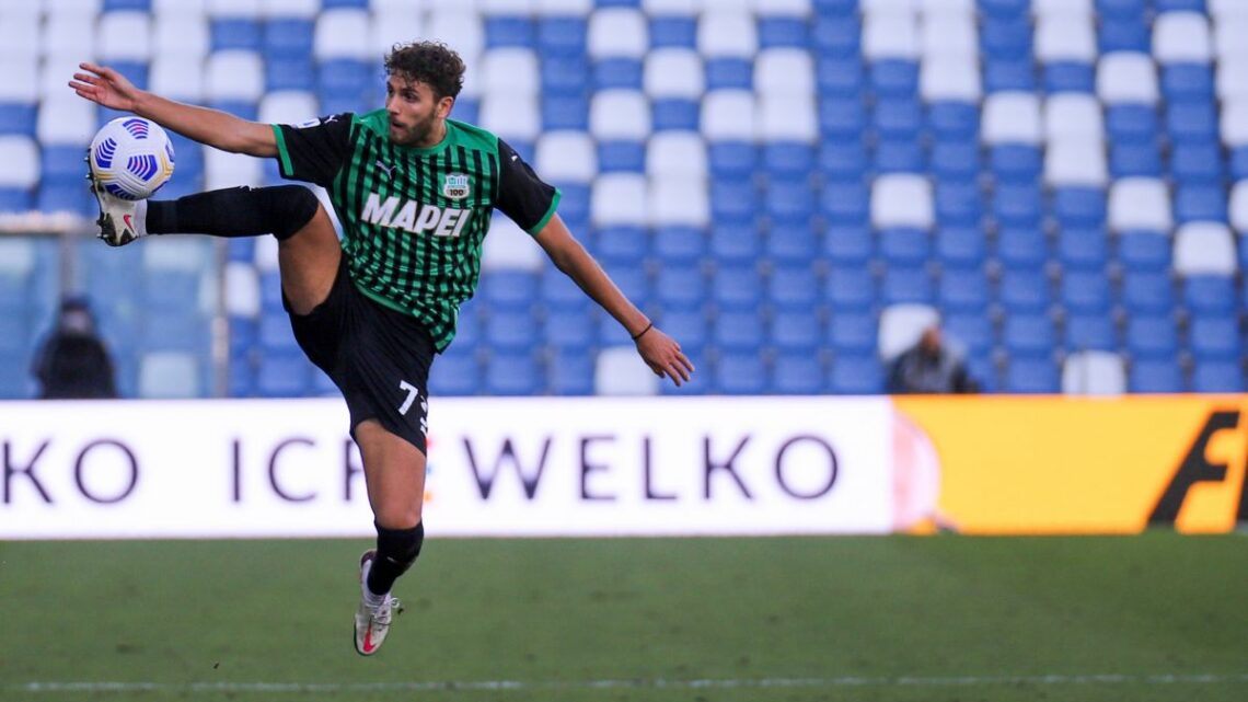 Juve ufficializza l’arrivo di Locatelli, firma fino al 2023 Juve ufficializza l’arrivo di Locatelli, firma fino al 2023