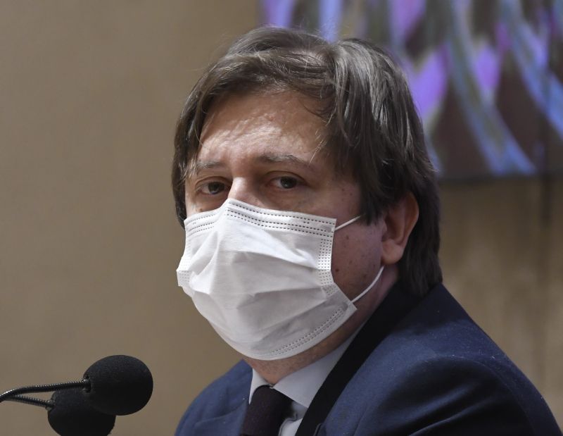 Sileri “80% vaccinati a metà settembre oppure si valuterà obbligo” Sileri “80% vaccinati a metà settembre oppure si valuterà obbligo”