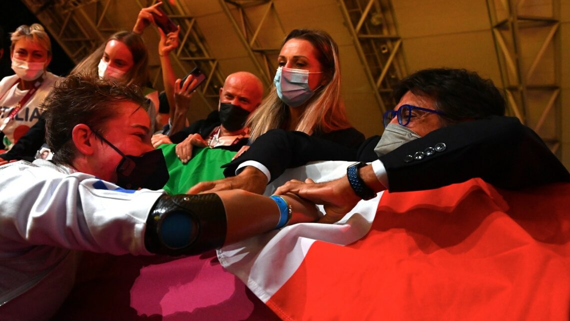 Bis di Bebe Vio, dopo Rio vince l’oro nel fioretto anche a Tokyo Bis di Bebe Vio, dopo Rio vince l’oro nel fioretto anche a Tokyo