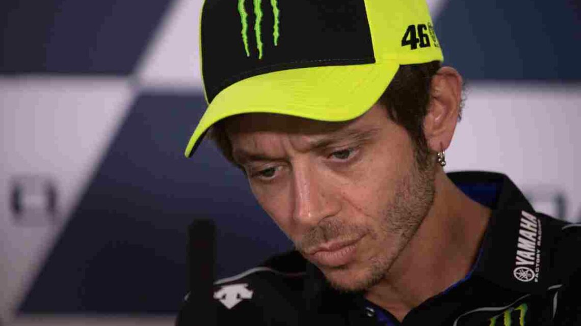Pol Espargaro in pole a Silverstone, Valentino Rossi 8° Pol Espargaro in pole a Silverstone, Valentino Rossi 8°