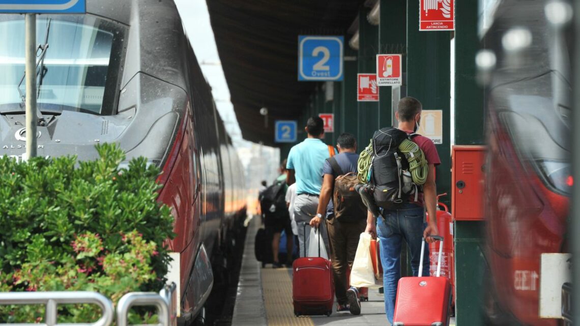 Sindacati “No al blocco dei treni, sosteniamo la campagna vaccinale” Sindacati “No al blocco dei treni, sosteniamo la campagna vaccinale”