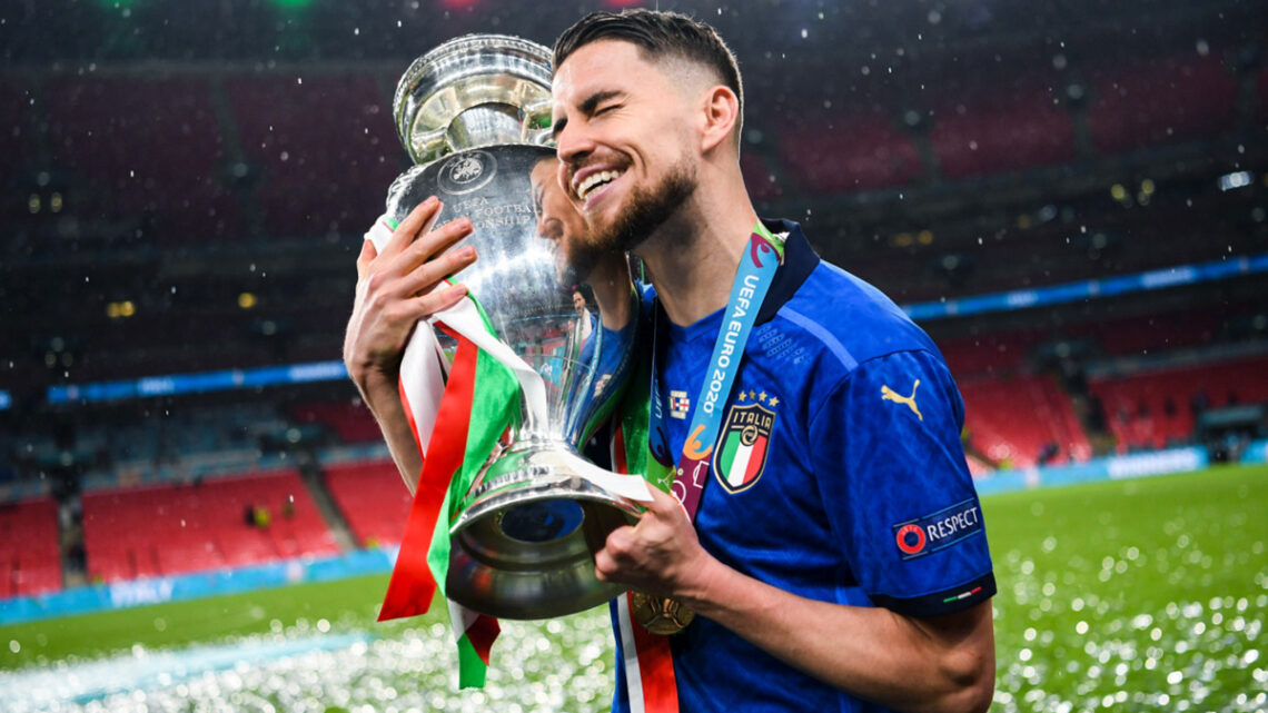 Jorginho “Adesso arriva il difficile, restiamo umili” Jorginho “Adesso arriva il difficile, restiamo umili”