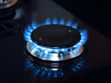 Il caro energia si abbatte sui negozianti
